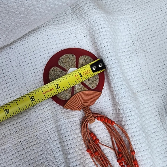 Handcrafted macrame sand dollar necklace - Picture 5 of 7